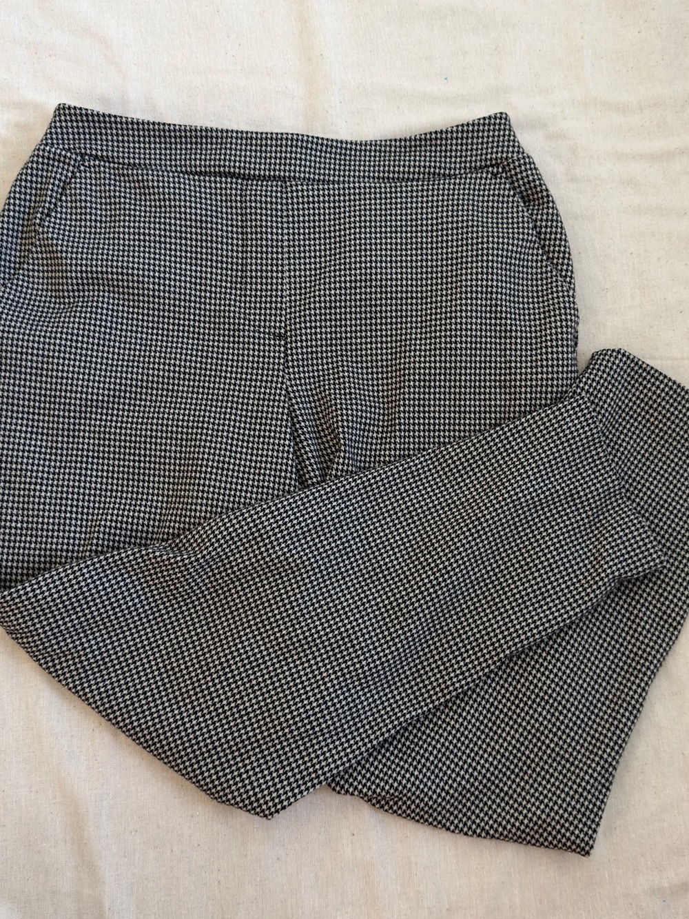Nine West Black and White Houndstooth Women’s Dress Pants